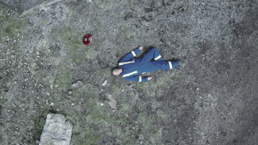 Mann am Boden – Sicherheit für allein arbeitende Personen